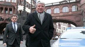 Schwarz gewinnt, Rot verliert