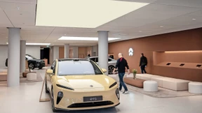 Autohaus mit Café, Coworking und Kunstgalerie