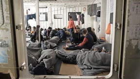 Schiffbruch mit Schiffbrüchigen