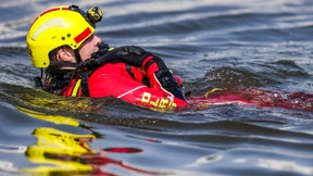 Lebensretter bleiben oben, Populisten gehen unter