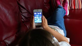 Digitale Erziehungsrevolte auf dem Biedermeiersofa