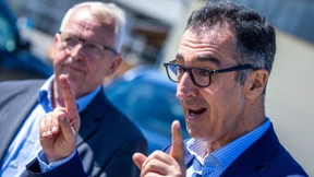 Cem Özdemir muss sich nicht als „Drecksack“ beschimpfen lassen