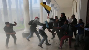 Regierungs-Anhänger beenden Blockade des Parlaments