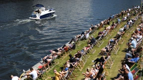 Solar-Postschiff auf der Spree