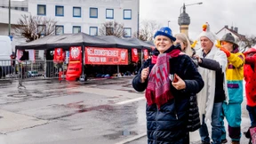 Fastnacht gegen Freitagsgebet