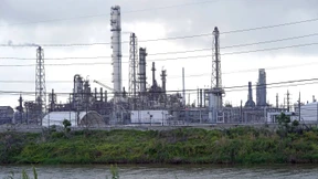 Fällt der Ölpreis, steigen die Aktienkurse - oder wie war das?