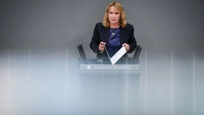 Werben für die unliebsame Entscheidung des Kanzlers