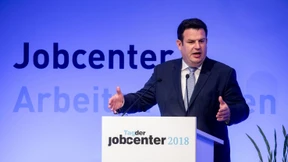 Arbeitsagenturen schwimmen im Geld
