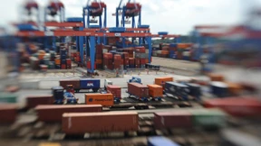 Exporte überschreiten erstmals Billionenmarke