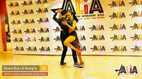 Dewa BaLi und Gung’is tanzen „Kizomba“