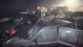 Toter und Dutzende Verletzte bei Serienunfall