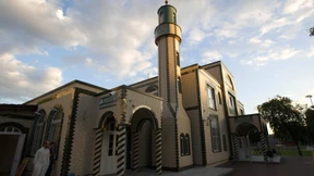 Ohne Kuppel und Minarett