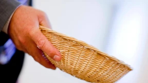 Deutsche spenden weniger an Kirchen