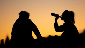 Trinken Frauen aus anderen Gründen als Männer?