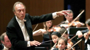 Der scharfe Rundblick eines Leuchtturmwächters