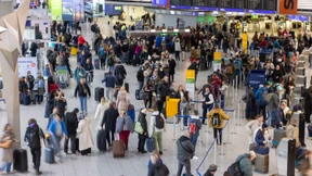 Ab in die Ferien – Staus und Andrang am Flughafen erwartet