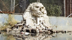 Seine Sphinx stand in Queens