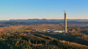 Der Testturm für den Aufzug ohne Seil