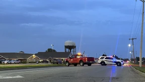 Autofahrer fährt in US-Schule