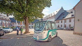 Fahrerlose Busse mit Tempo 100