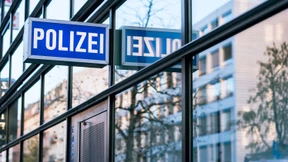 Frankfurter Polizisten nach Gewaltvorwürfen suspendiert