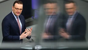 Spahn will halbe Kassenbeiträge für Betriebsrentner