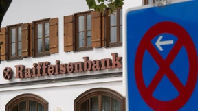 Immer mehr Banken erwägen Strafzinsen für Kunden