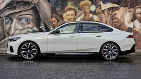 Auf einen BMW i5 mit Technik & Motor