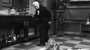 Jeder Zehnte verbringt Silvester alleine