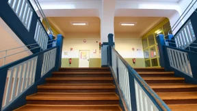 Viertklässlerin klagt abermals gegen Rückkehr in Schule