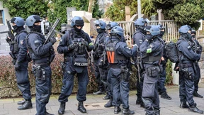 Schülerin mutmaßlich gefährdet – 17-Jähriger auf Schulhof festgenommen