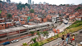 Eine Favela steht wieder auf