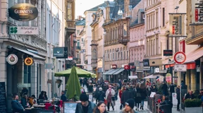 Reich und schön ist nicht genug