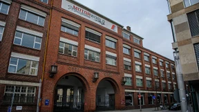 Neuanfang mit Oldtimern in der alten Fabrik