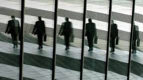 Gehaltsschere in Dax-Konzernen geht auseinander