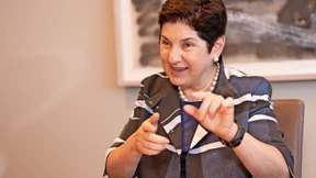 Goldman rät zum Kurshalten im Nebel