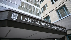 „Warum dauert eine Aktenüberstellung zwei Monate?“