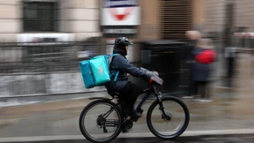 Delivery Hero steigt bei Deliveroo aus