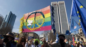 Tausende demonstrieren für den Frieden