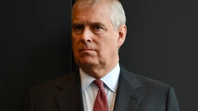 Prinz Andrew legt öffentliche Ämter nieder