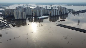 In Russland stehen fast 18.000 Häuser unter Wasser