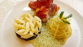 Mit Ziegenkäse und Salzzitronen