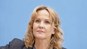 Lemke stichelt und will mit China kooperieren