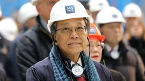 Lim bringt sich und seine Milliarden in Sicherheit