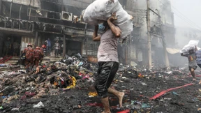 Großfeuer wütet in Geschäftsviertel