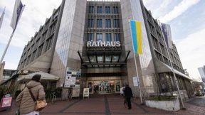 Schwierige Beziehung in Kriegszeiten