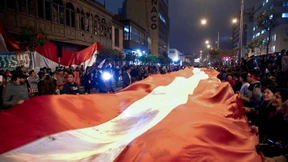 Perus Präsident löst Parlament auf