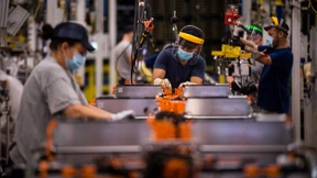 Opel-Mutterkonzern schafft Gewinn in Corona-Krise