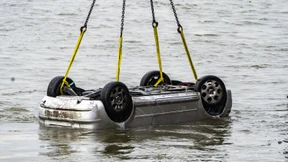 Leichen aus Auto im Rhein sollen obduziert werden