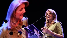 Bei ihr schreiben Unbezahlte für Gelangweilte